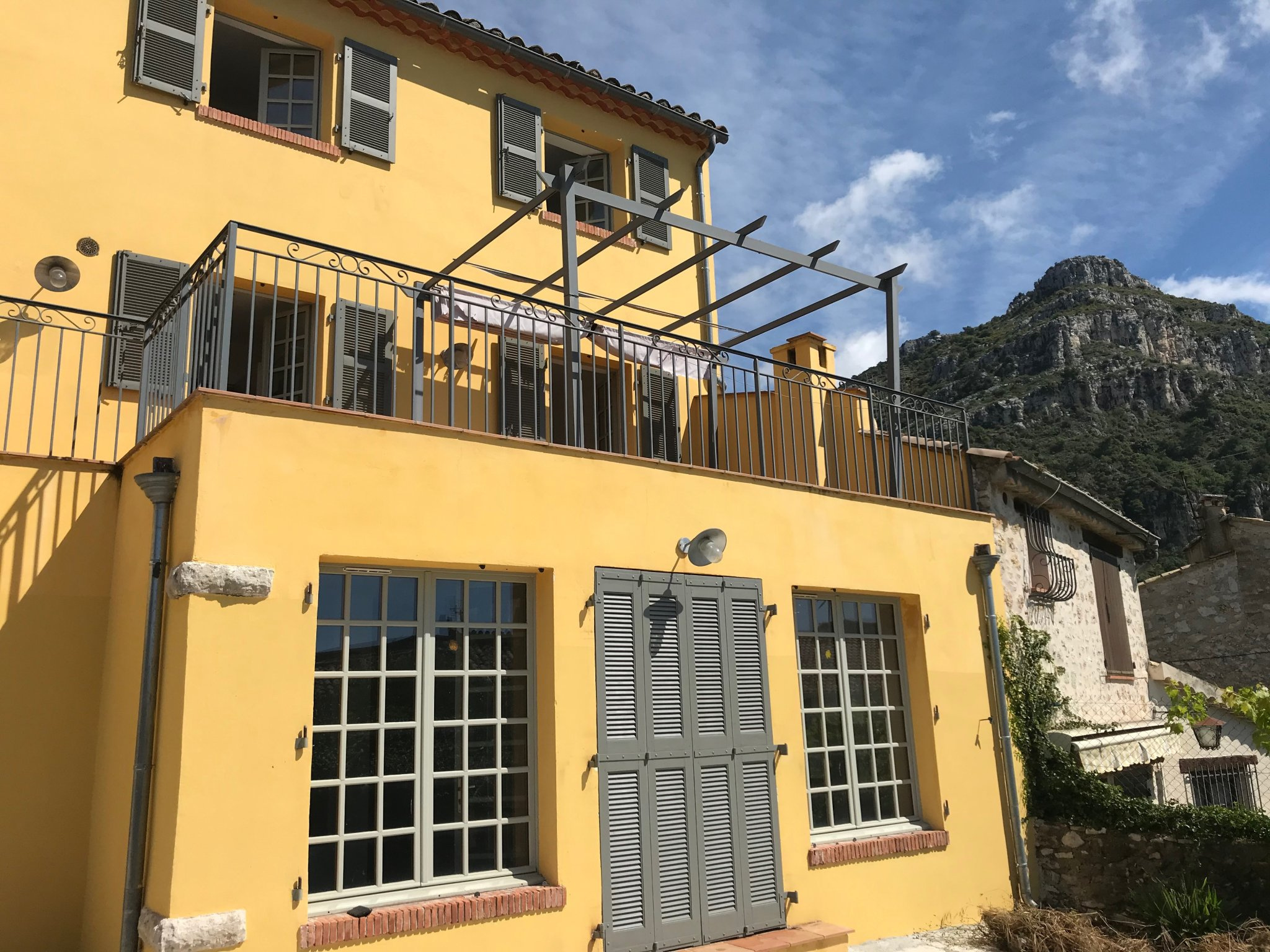vente SAINT GRANDE MAISON DE VILLAGE AVEC TERRASSE La