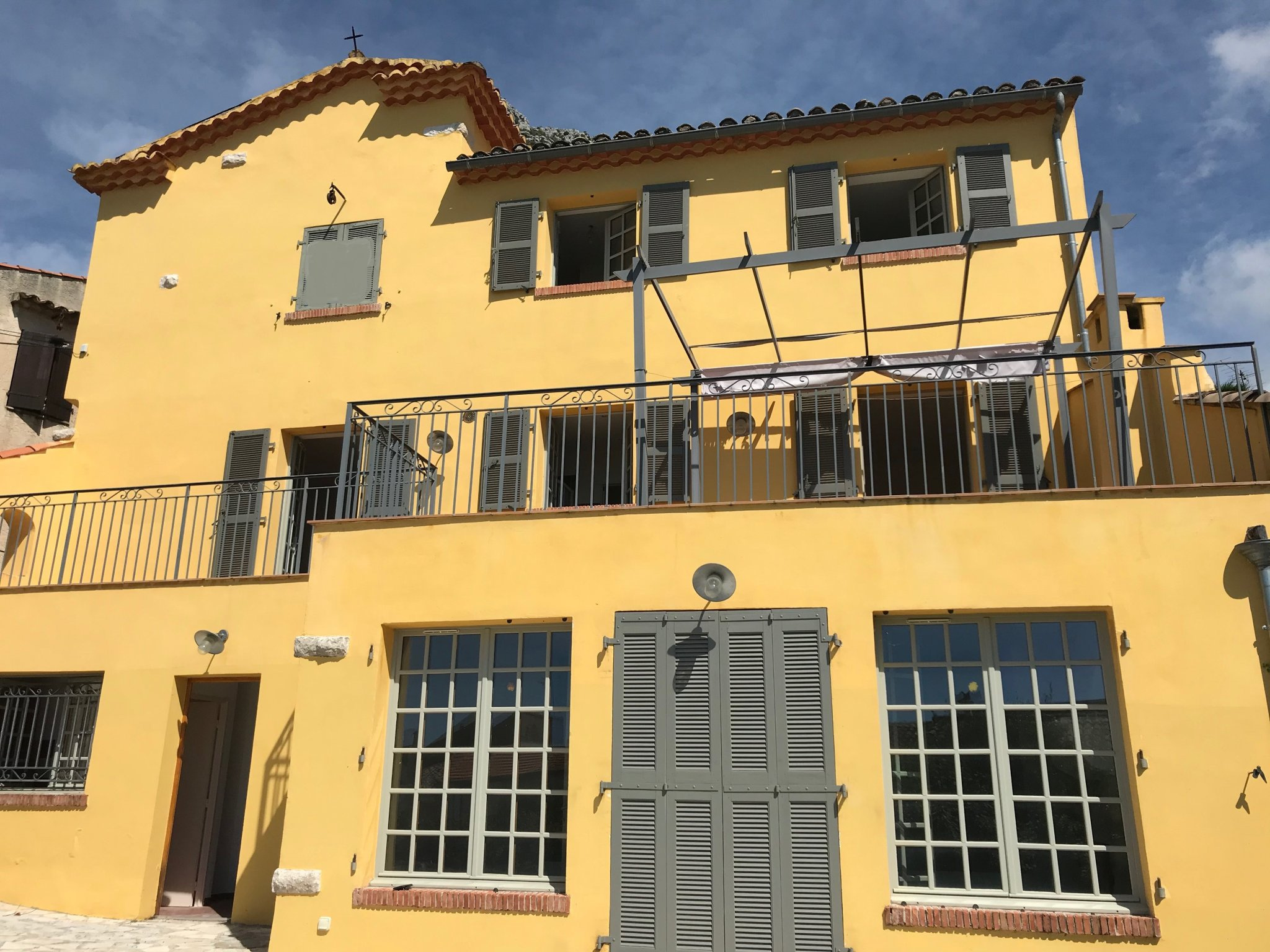 vente SAINT GRANDE MAISON DE VILLAGE AVEC TERRASSE La Canopée Immobilier